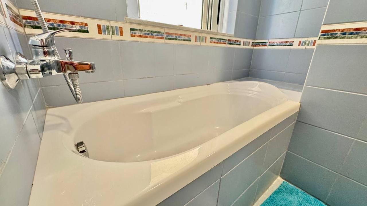 Colorful Sea View Apartment Sarandë
